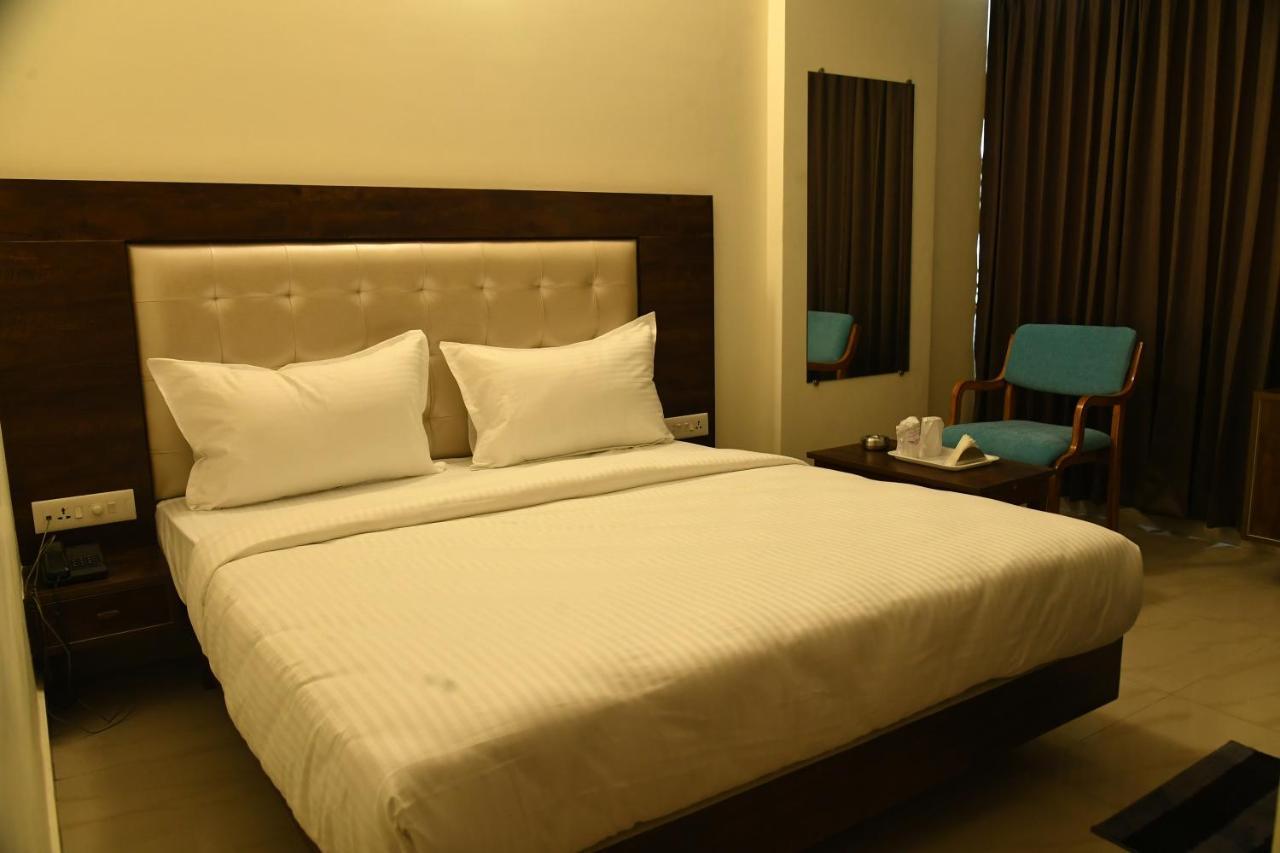 Hotel Advaitha Residency Mysore Esterno foto