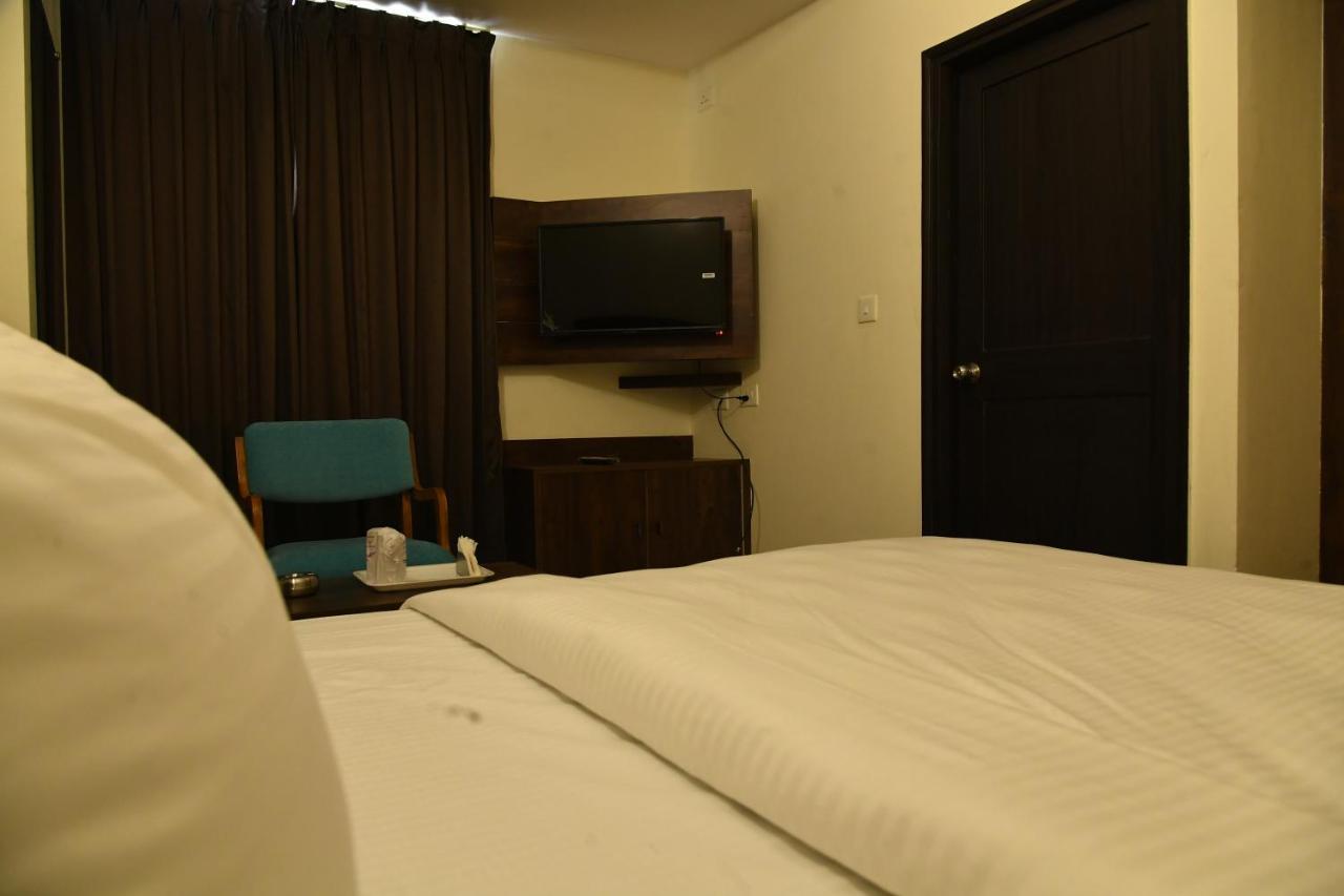 Hotel Advaitha Residency Mysore Esterno foto