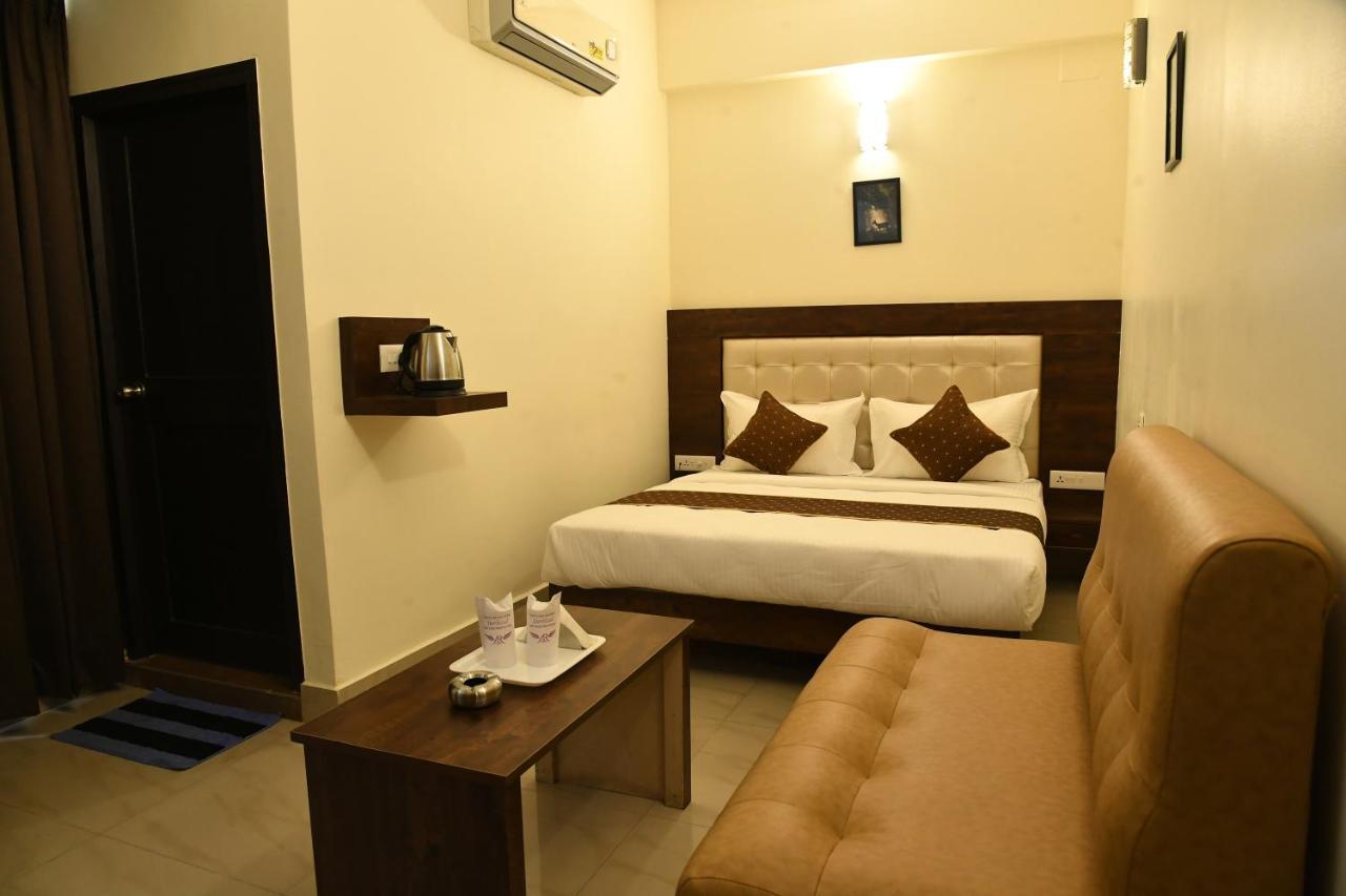 Hotel Advaitha Residency Mysore Esterno foto