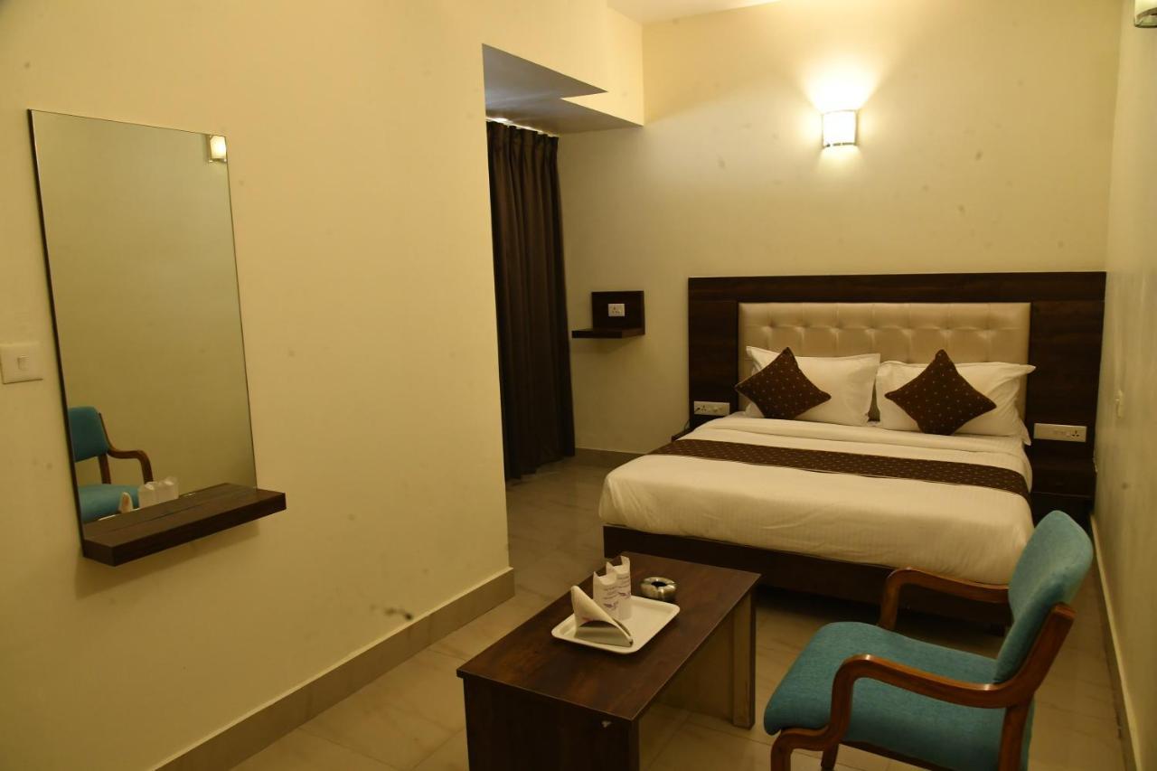 Hotel Advaitha Residency Mysore Esterno foto