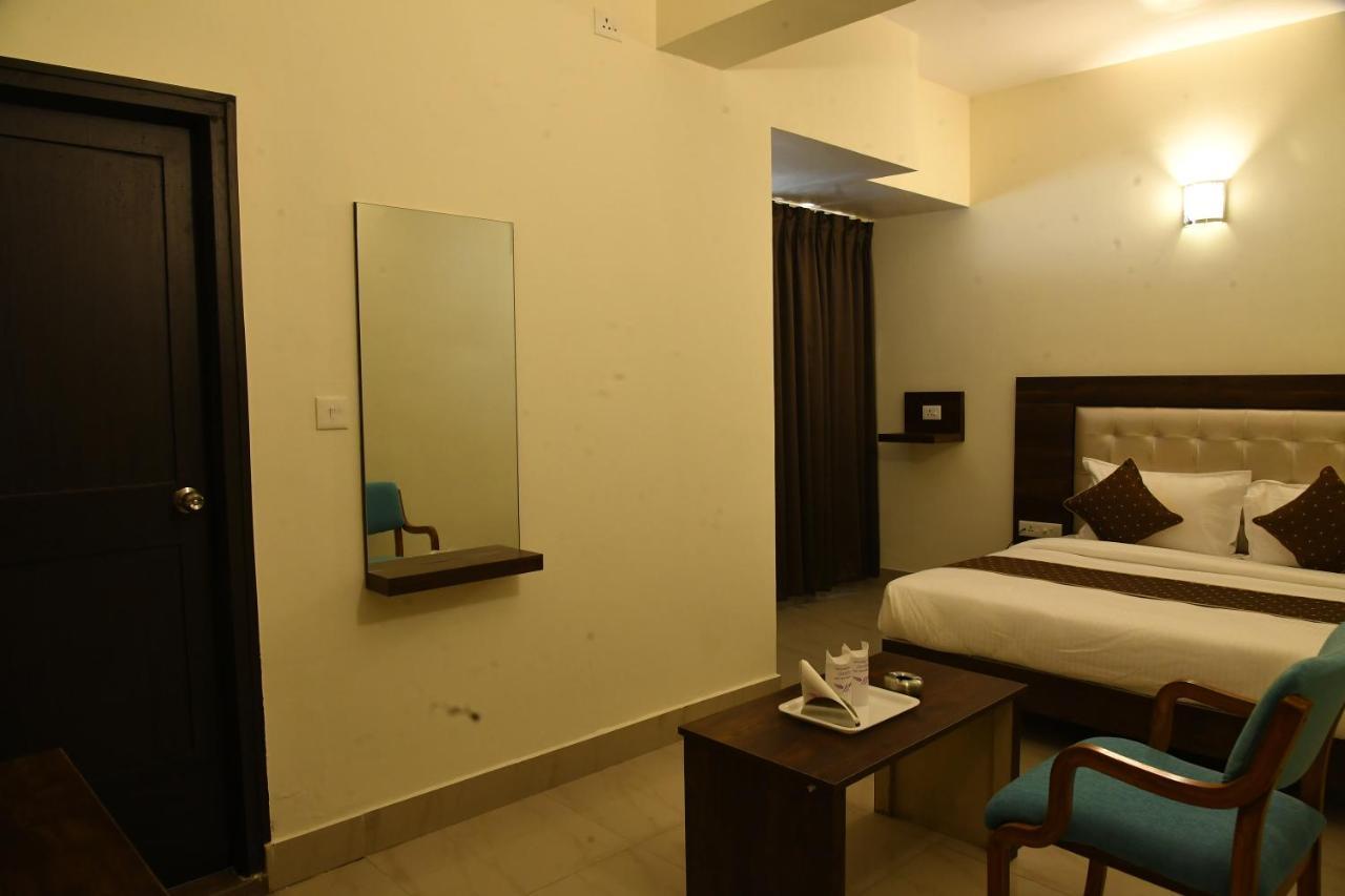 Hotel Advaitha Residency Mysore Esterno foto