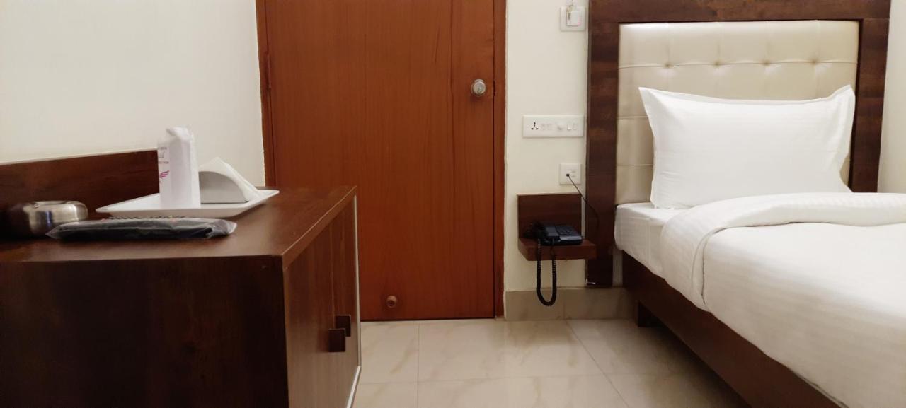 Hotel Advaitha Residency Mysore Esterno foto