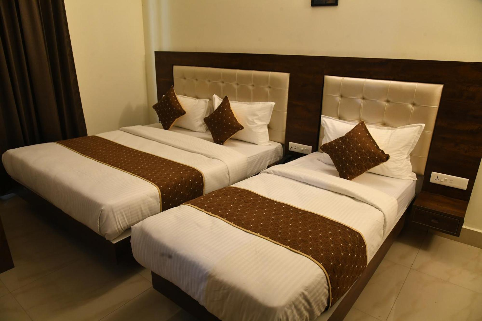 Hotel Advaitha Residency Mysore Esterno foto