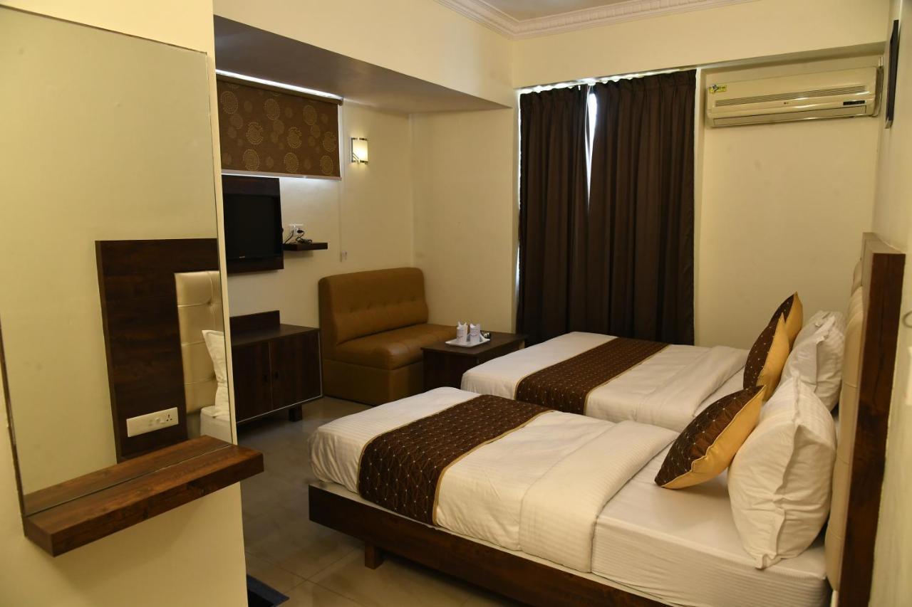 Hotel Advaitha Residency Mysore Esterno foto